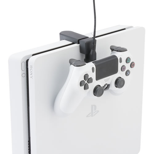 PS4用コントローラーを本体に掛けてすっきりと設置できる！