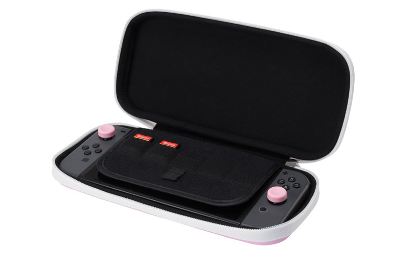 ケース内部にはSwitch用ゲームカードを5枚収納できる液晶保護パッド付き　CYBER・セミハードケース スリム プラス（SWITCH用）〈ピンク〉