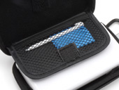 DS用カートリッジやタッチペン、クリーニングクロスなどを収納できるマルチフリーポケット。