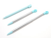 伸縮自在で伸ばした状態はDS Lite純正タッチペンの1.4倍。