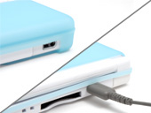 ACアダプタやイヤホンも接続可能。