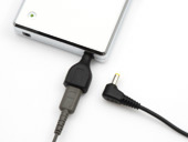 ゲーム機付属のACアダプタで充電！