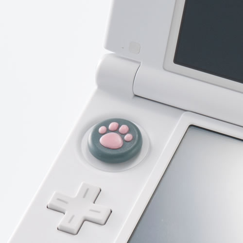 CYBER・スライドパッドカバー ねこにゃん2（3DS／3DS LL用）〈グレース〉を3DS LLのスライドパッドに装着