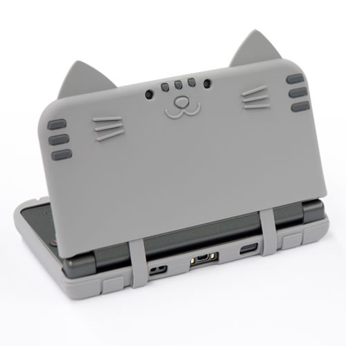 CYBER・シリコンカバー ねこにゃん DX（New 3DS LL用）〈さば〉をNew 3DS LLに装着