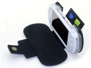 メモリースティックDuo2枚を収納！