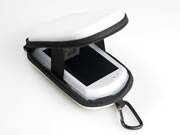 装着したままCYBER・セミハードケース（PSP go用）に収納可能