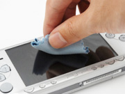 本体の清掃に便利なクリーニングクロス付