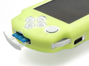 装着時も各端子へのアクセス性はそのまま。